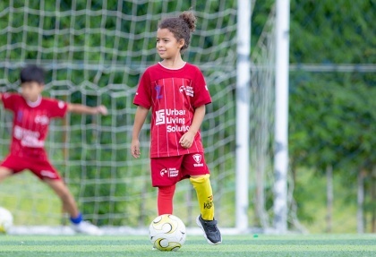 Soccer Schools (5-9 years) Soccer Schools (5-9 years)